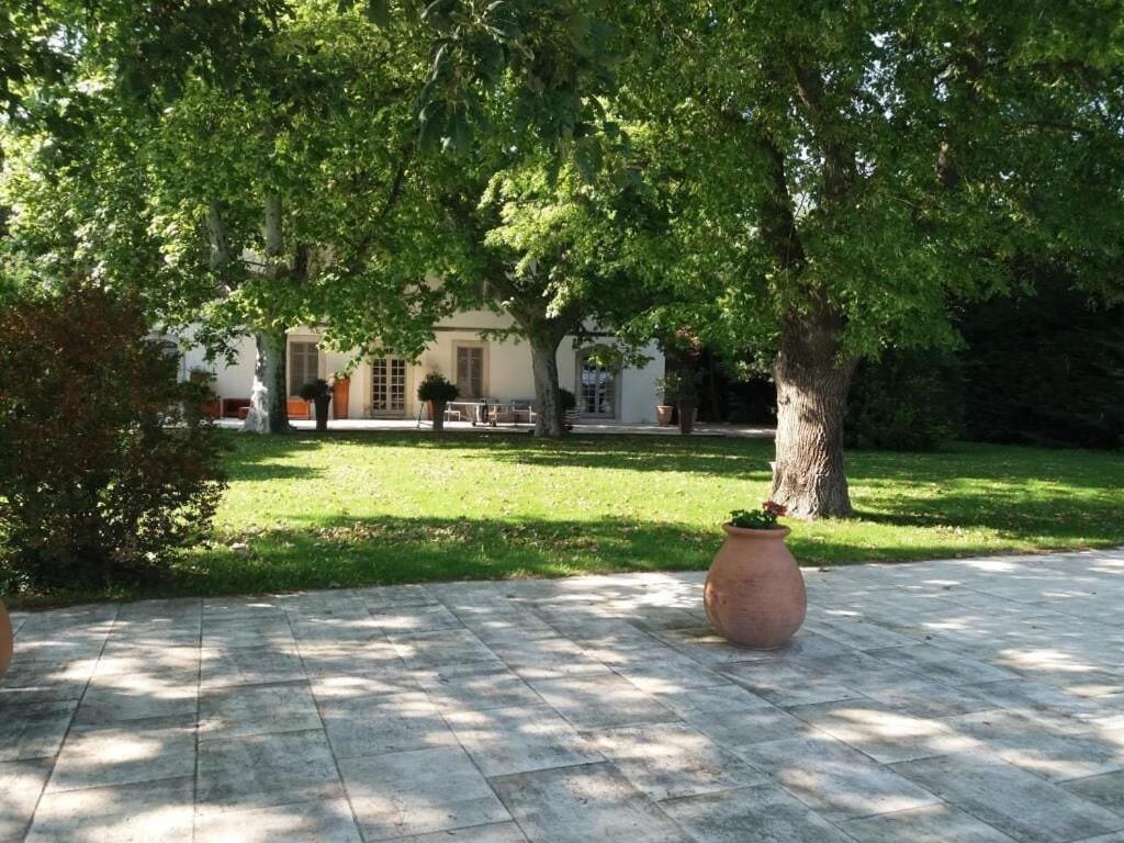 Mas Des Becasses, En Provence - 22 Personnes Villa Arles Kültér fotó