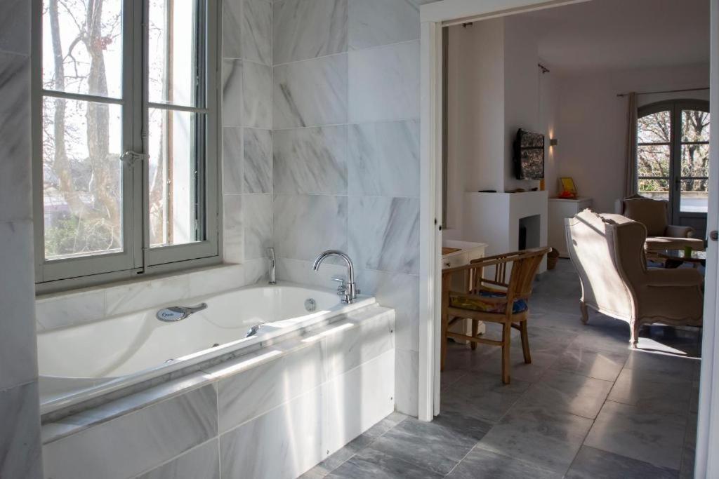 Mas Des Becasses, En Provence - 22 Personnes Villa Arles Kültér fotó
